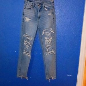 Womens ripped stretch jeans